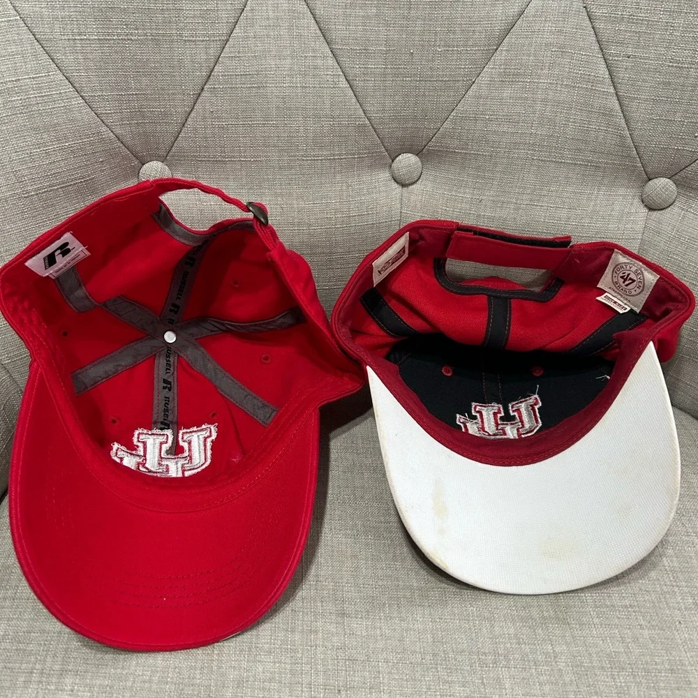 2 Houston Cougars hats